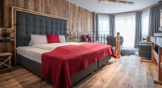 Полулюкс Hotel Astrid mit Panoramapool & inklusive JokerCard