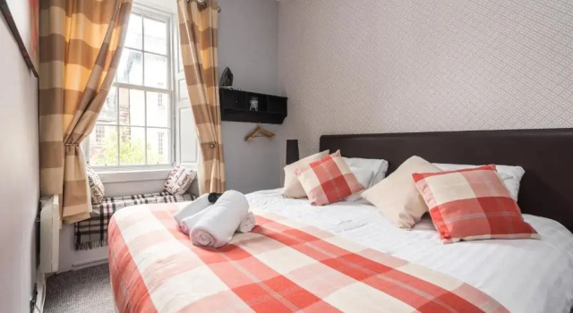 F&O Apartments - VIP Royal Mile 2 bed Apartment - Sleeps 4, Забронировать Апартаменты/квартира Эдинбург Midlothian, рядом с Кафедральный собор Св. Джайлза