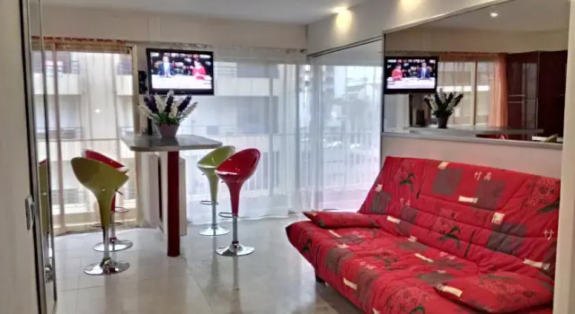 Holiday Juan Les Pins Apartment, Забронировать Апартаменты/квартира Антиб Приморские Альпы