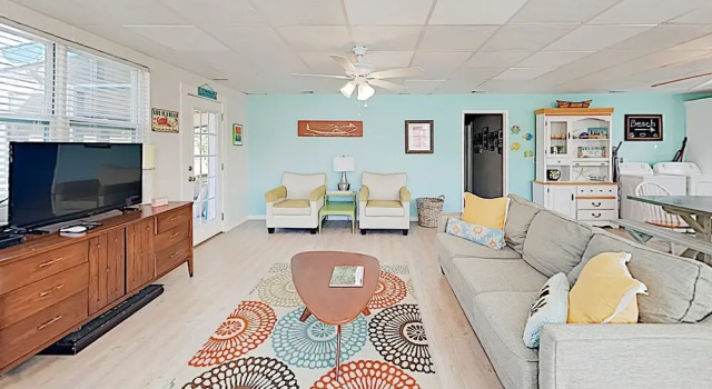 New Listing! Drift Inn: Beachside W/ Porch 4 Bedroom Home, Rezerwuj Dom wakacyjny Tybee Island Georgia