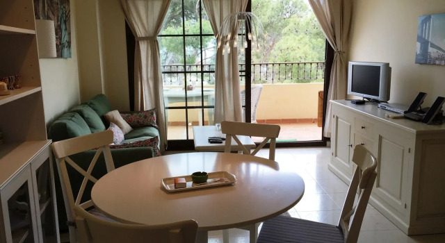 Delightful Apartment On The Costa Blanca With Pool And Sea Views, 100m