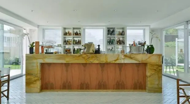 Beach Club 93