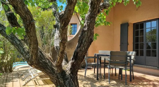 Вилла Les Garrigues de la Vallée des Baux