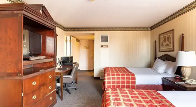 Номер Premium The Mclure Hotel & Conference Center