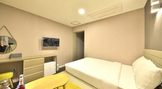 Двухместный номер Standard с видом на город With U Hotel & Guesthouse