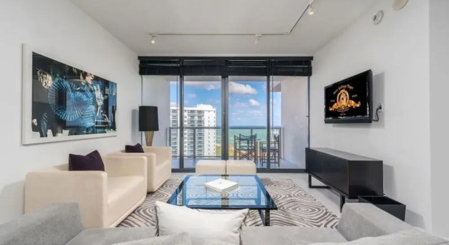 Collins Avenue Condo #215642, Забронировать Отель Бизнес-отели Майами-Бич, рядом с Miami Beach Latin Chamber of Commerce, 4* 5*