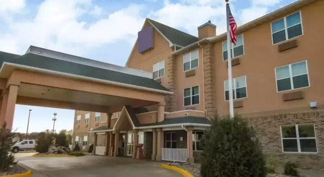 Quality Inn & Suites North