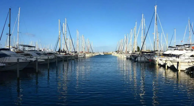 Port-Vincent, Забронировать Отель Ла-Гранд-Мот Камарг