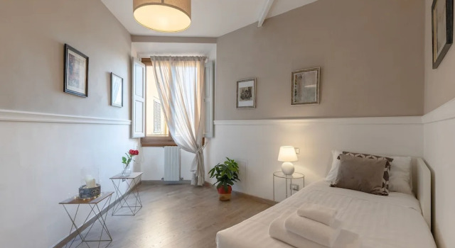 Charming 2 bedroom in Florence, Забронировать Апартаменты/квартира Флоренция Тоскана, рядом с Площадь Кафедрального собора