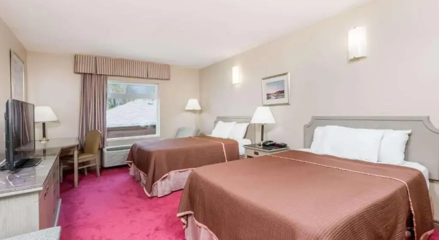 Четырёхместный номер Standard London Travel Inn