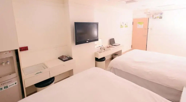 Четырёхместный номер Standard Kiwi Express Hotel - Zhong Zheng Branch