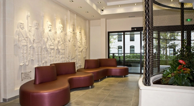 Best Western Hôtel des Francs, Book Hotel Hoteller i Aisne med pool, Swimmingpool