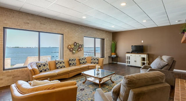 Bay Dreamer - Massive Bayfront Home W/ Private Pool 3 Bedroom Home by Redawning