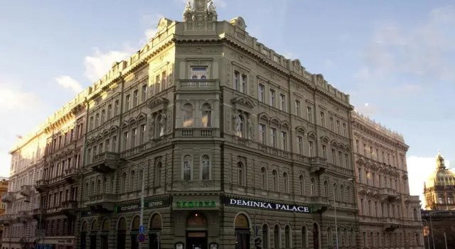 Dreier Junior-Suite Deminka Palace