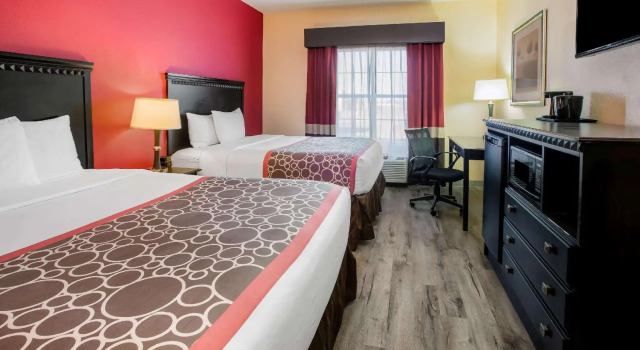 Четырёхместный номер Standard La Quinta by Wyndham Dallas Mesquite