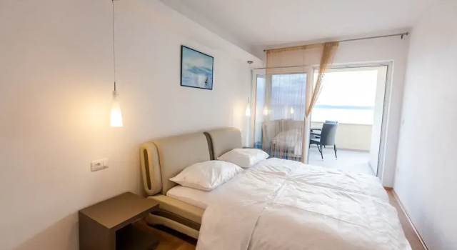 Apartments Nadia, Varaa Huoneisto Hotellit Kvarner Islands uima-altaalla, Uima-allas