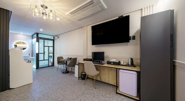 Двухместный люкс Cheonan Hound Hotel