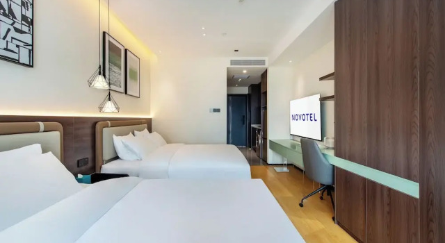 Четырёхместный семейный номер Standard Novotel Living Yunnan Dianchi Times