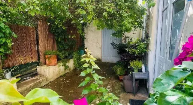 La petite Maison dans la Croix Rousse, Rezerwuj Hotel Hotele w Rhône z parkingiem, Parking