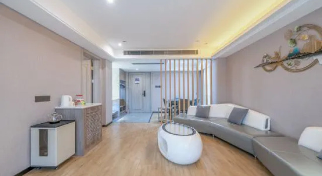 Люкс Deluxe Kaiyuan Yiju Hotel (South Lake Scenic Area Babaiban Shopping Mall Branch), Jiaxing