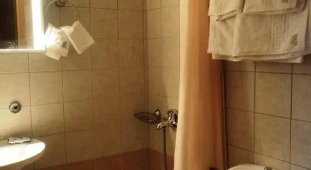 Трёхместный номер Standard с балконом и с красивым видом из окна Hotel Anax