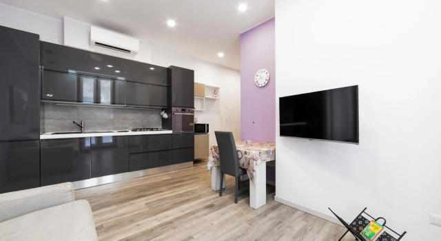 A due passi da Piazza Firenze Apartment, Book Apartment Milan Lombardy