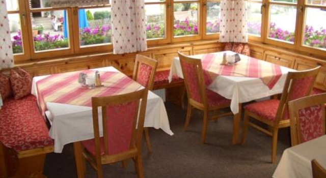 Gasthof Wilder Mann, Rezervovat Hotel Hotely v Toesens s parkováním, Parkování