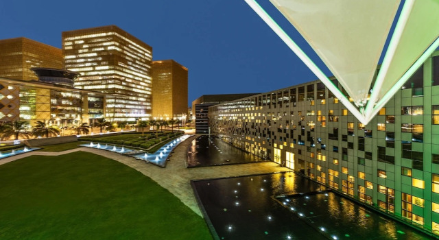Двухместный номер клубный этаж Standard с видом на сад Crowne Plaza Riyadh - RDC Hotel & Convention by IHG