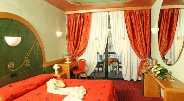 Hotel Aquila DOro Desenzano, Забронировать Отель Отели озера Гарды с завтраком, Завтраки