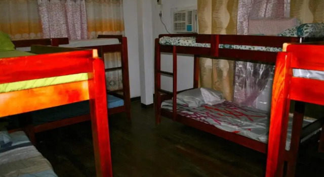 Кровать в общем номере 8th Street Guesthouse Sto Nino Cebu - Hostel