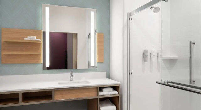 Полулюкс Hilton Garden Inn Austin Central