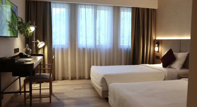 Двухместный номер Premier The Brunei Hotel