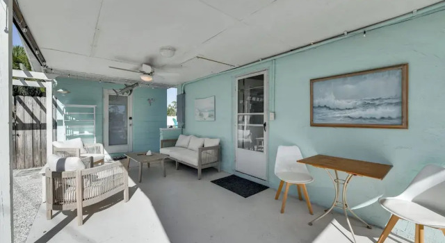 Коттедж Steps to Dtwn & Bay! Snowbird Escape in Englewood