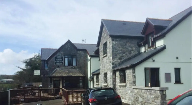 Green Bridge Inn, Забронировать Отель Пендин Carmarthenshire