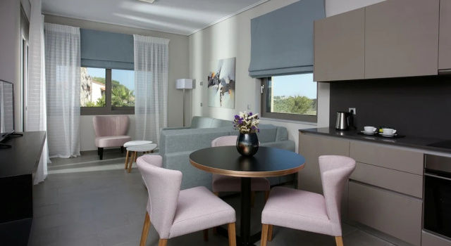 Семейные апартаменты Deluxe c 1 комнатой Lagouvardos Village Hotel