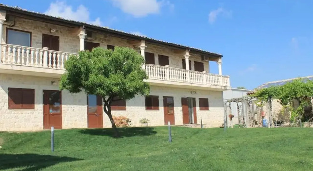 Ancient Farmhouse in Sicily, Book Vacation Home Hotels in Sicily with a Pool, Swimming Pool