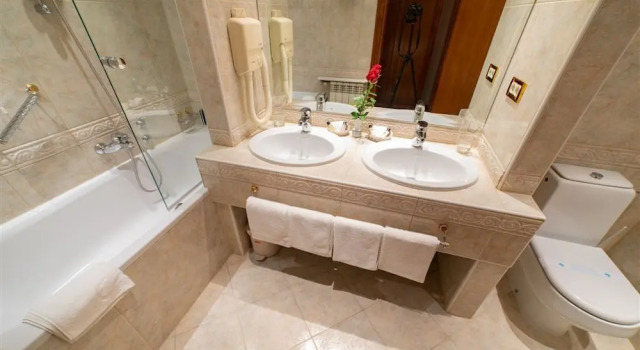 Полулюкс Hotel AS