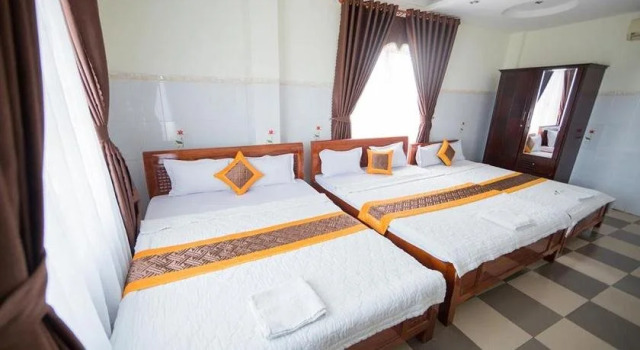 Ngoc Huong Hotel