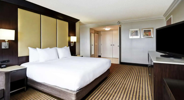 Двухместный люкс c 1 комнатой DoubleTree by Hilton Pleasanton at The Club