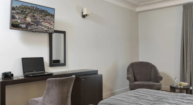 Трёхместный номер Standard с балконом Acropolis Hill Hotel