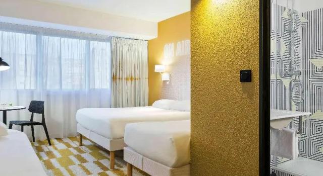 Двухместный семейный номер Standard с балконом ibis Styles Massy Opéra