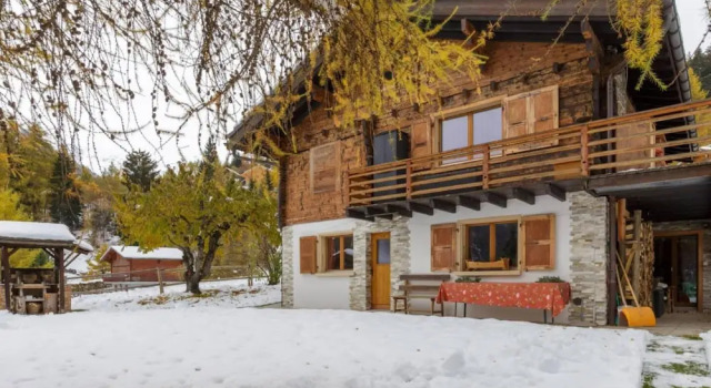 Апартаменты Beautiful Apartment Under Owners Chalet