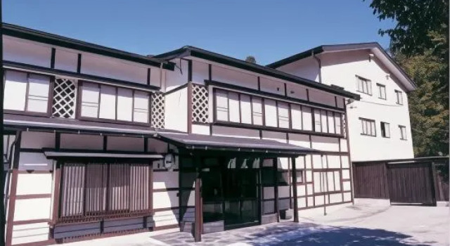 Yumotokan, Забронировать Отель Такаяма 