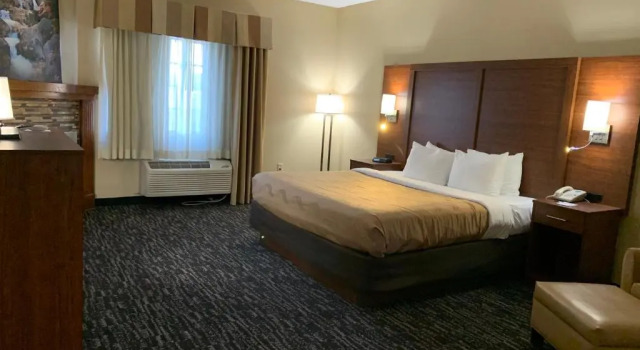 Двухместный номер Deluxe Quality Inn & Suites Hendersonville - Flat Rock