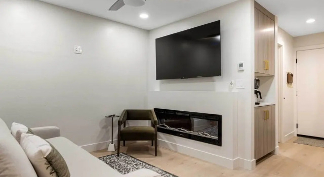 Resort-style Brian Head Condo Near Slopes!, Rezerwuj Hotel Hotele w Iron County z parkingiem, Parking