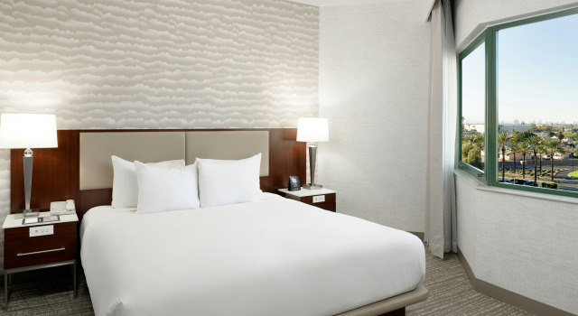 DoubleTree Suites by Hilton Phoenix