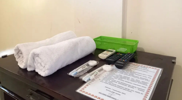 Номер Standard RedDoorz Syariah at Hotel Pandan Wangi near Alun Alun Sidoarjo