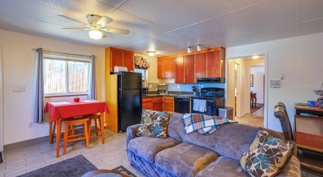 6 Mi to Dtwn Denver: Artsy Home w/ Mtn Views!, Prenota Casa vacanze Denver Colorado
