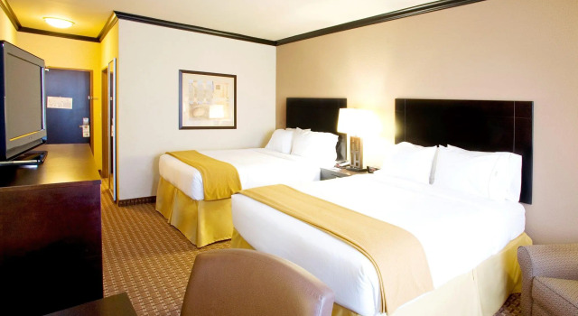 Четырёхместный номер Standard Holiday Inn Express & Suites Corpus Christi by IHG