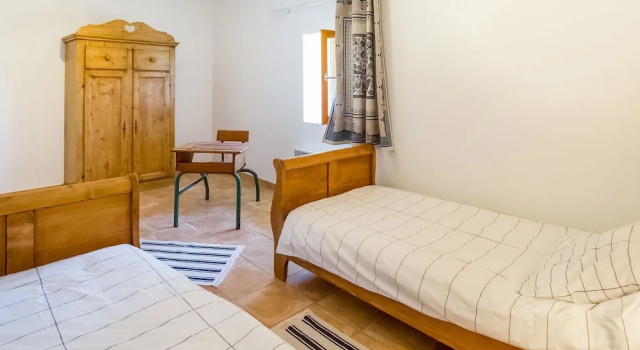 Charming Holiday Home In Montclus with Terrace, Réserver Hôtel Montclus Gard